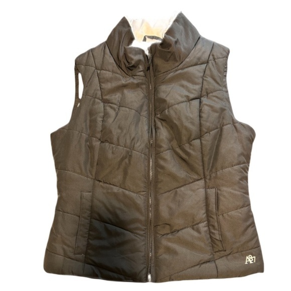 Trendy black Aeropostale zip up vest Size Medium - Picture 1 of 4